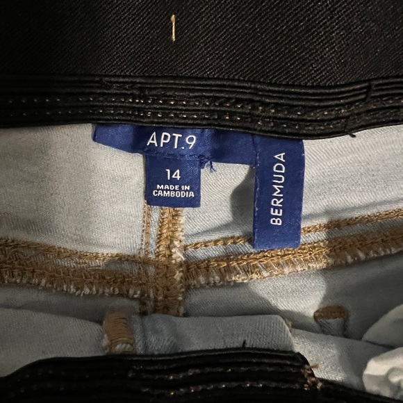 Apt 9 Bermuda tummy control jean shirts, size 14 - Picture 4 of 7